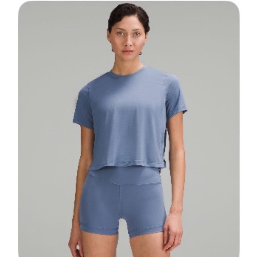 Blue ultra-light waist length tshirt